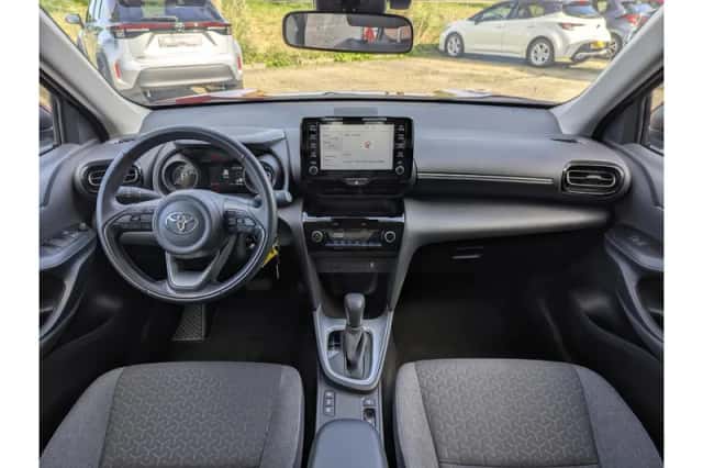 Toyota Yaris Cross (2024) thumbnail 3