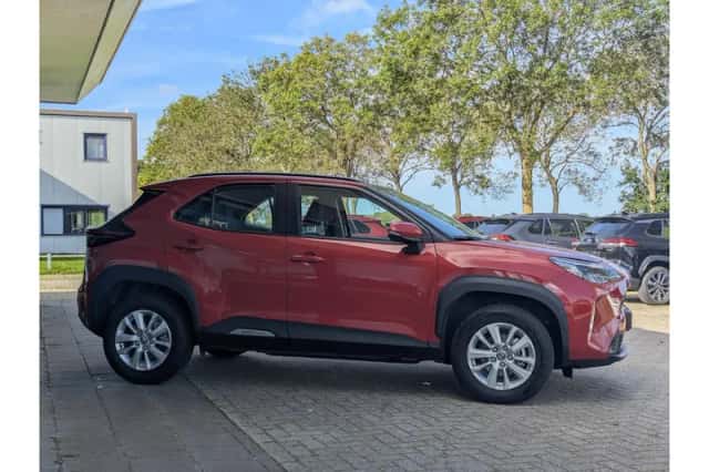 Toyota Yaris Cross (2024) thumbnail 4