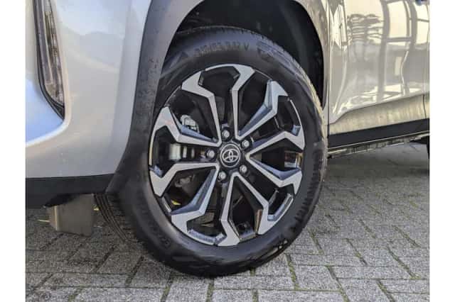 Toyota Yaris Cross (2025) thumbnail 2