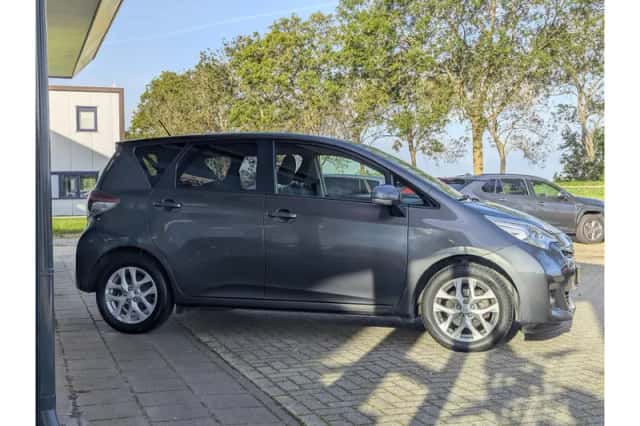 Toyota Verso S (2014) thumbnail 4