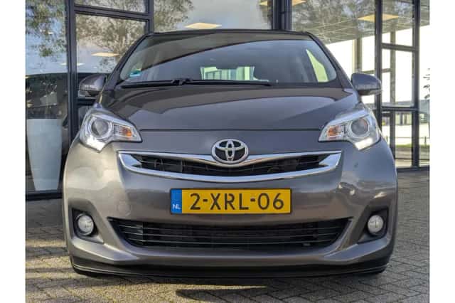 Toyota Verso S (2014) thumbnail 5