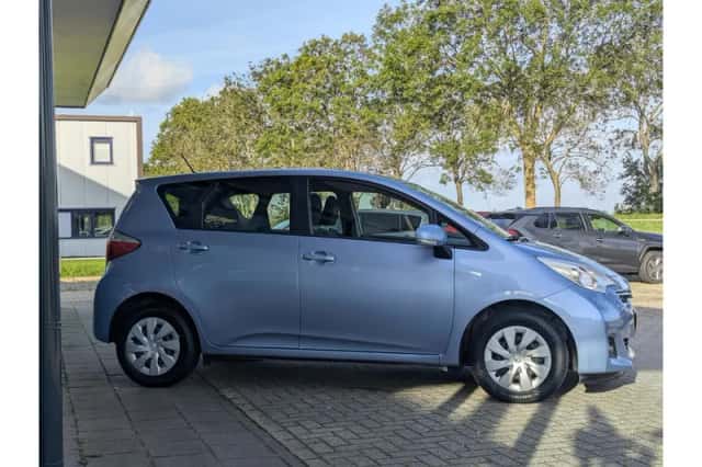 Toyota Verso S (2012) thumbnail 4