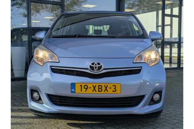 Toyota Verso S (2012) thumbnail 5