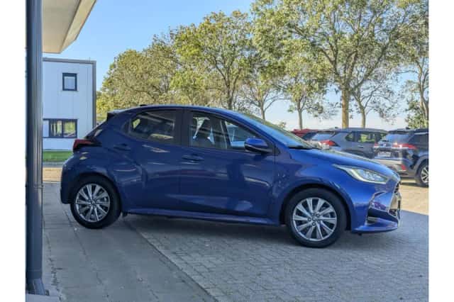 Toyota Yaris (2023) thumbnail 4