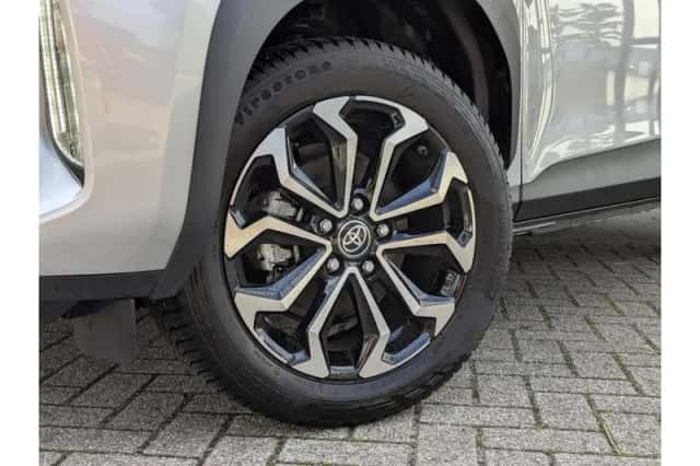 Toyota Yaris Cross (2025) thumbnail 2