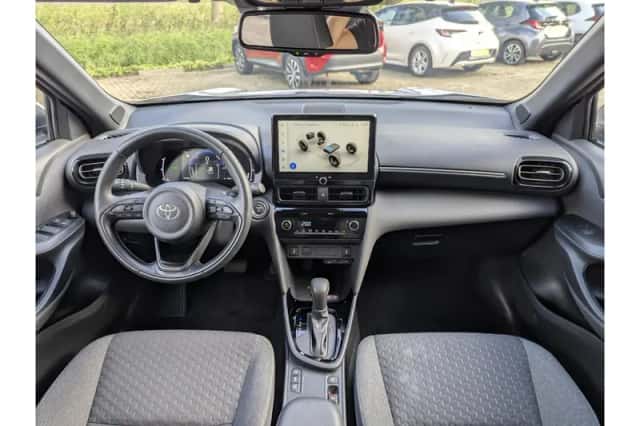 Toyota Yaris Cross (2025) thumbnail 3