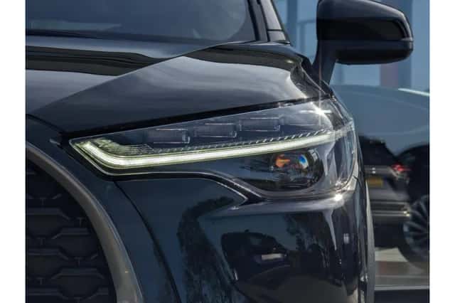 Toyota Corolla Cross (2023) thumbnail 6