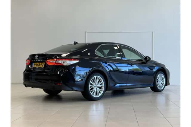 Toyota Camry (2020) thumbnail 3