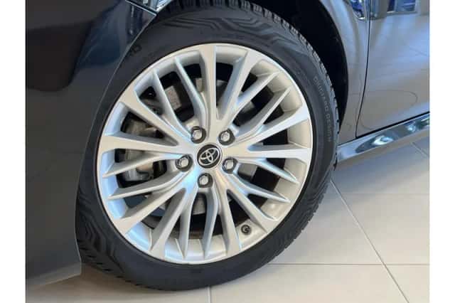 Toyota Camry (2020) thumbnail 5