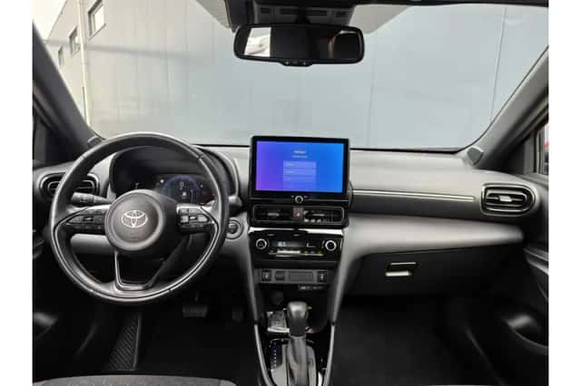 Toyota Yaris Cross (2024) thumbnail 2