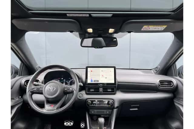 Toyota Yaris (2024) thumbnail 2