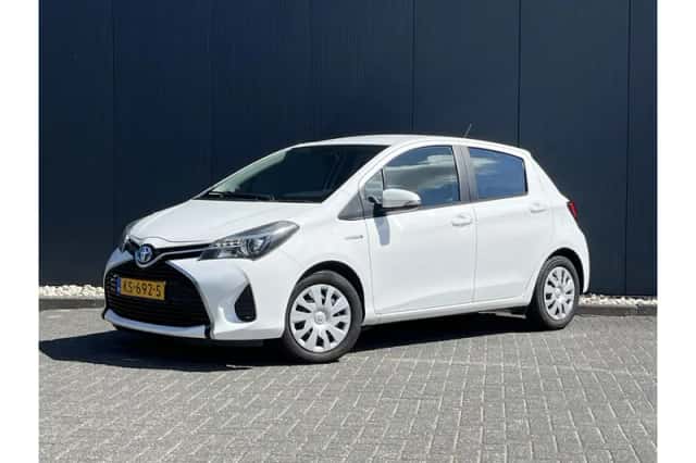 Toyota Yaris (2016) thumbnail 6