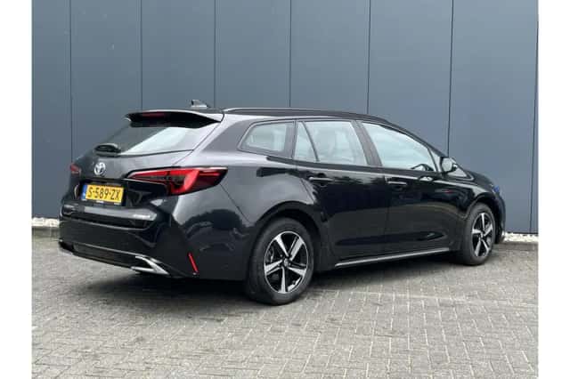 Toyota Corolla (2023) thumbnail 3