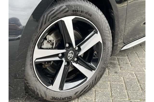Toyota Corolla (2023) thumbnail 6