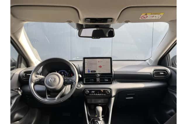 Toyota Yaris (2025) thumbnail 2