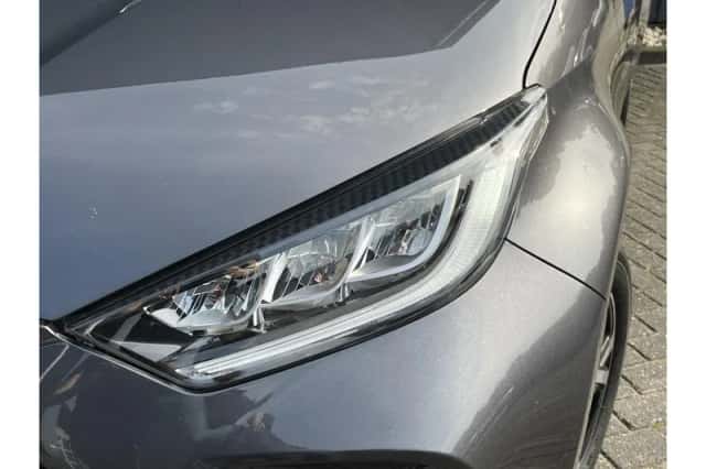 Toyota Yaris (2025) thumbnail 4
