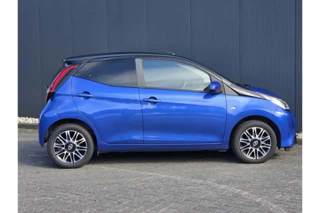 Toyota Aygo (2019) thumbnail 3