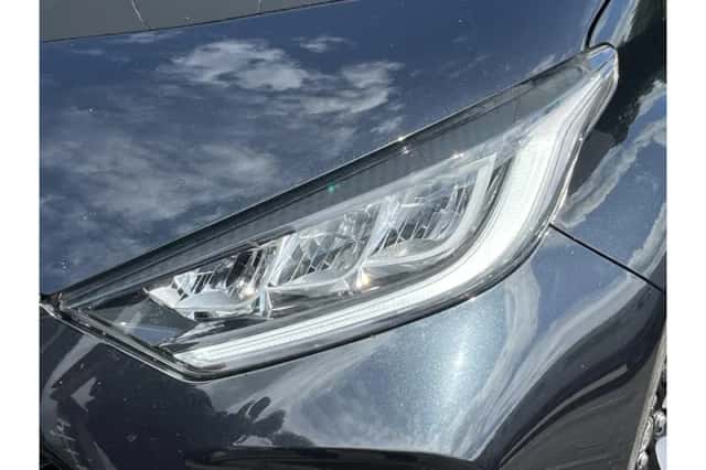 Toyota Yaris (2022) thumbnail 4