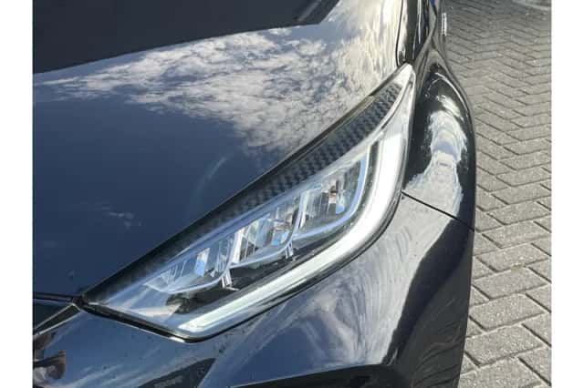 Toyota Yaris (2021) thumbnail 4
