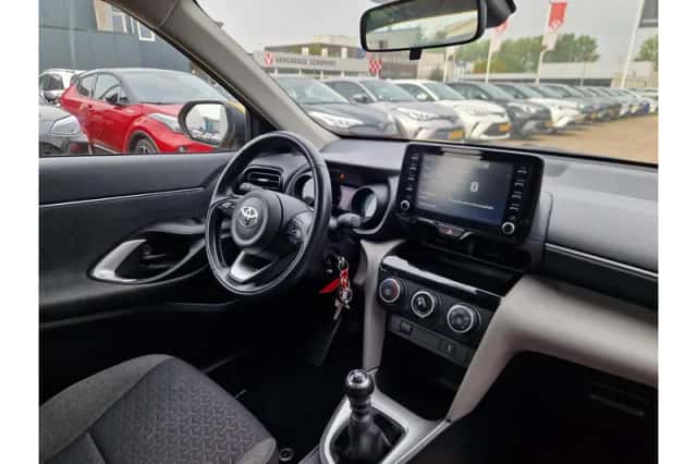 Toyota Yaris Cross (2022) thumbnail 6