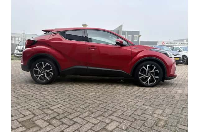 Toyota C-HR (2021) thumbnail 5