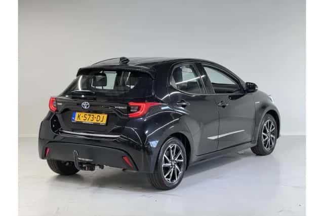 Toyota Yaris (2020) thumbnail 3