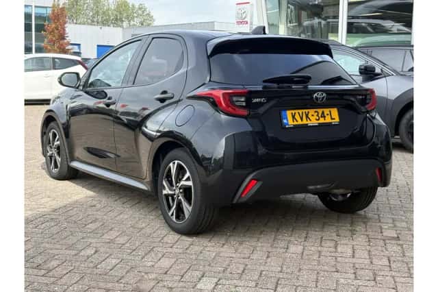 Toyota Yaris (2025) thumbnail 4