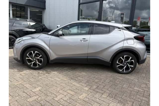 Toyota C-HR (2020) thumbnail 3