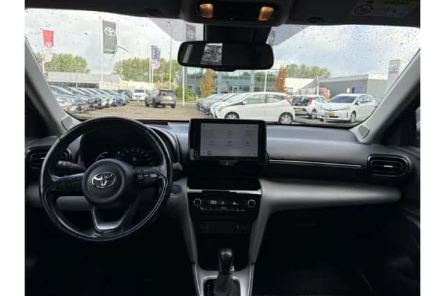 Toyota Yaris Cross (2022) thumbnail 2