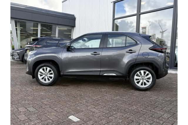 Toyota Yaris Cross (2022) thumbnail 3