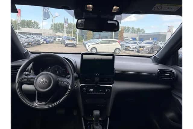Toyota Yaris Cross (2025) thumbnail 2