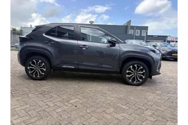 Toyota Yaris Cross (2025) thumbnail 5