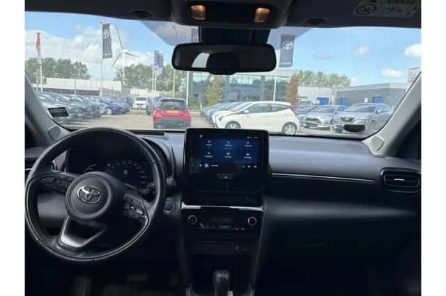Toyota Yaris Cross (2023) thumbnail 3
