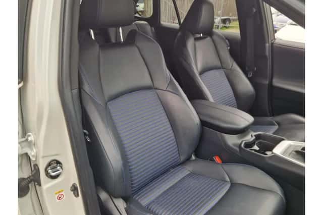 Toyota RAV4 (2019) thumbnail 6