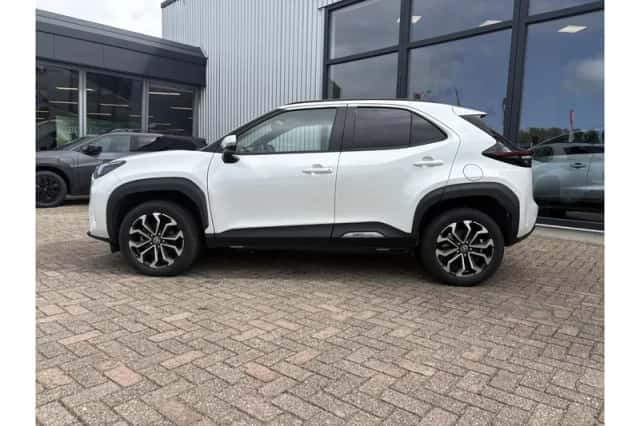 Toyota Yaris Cross (2025) thumbnail 3