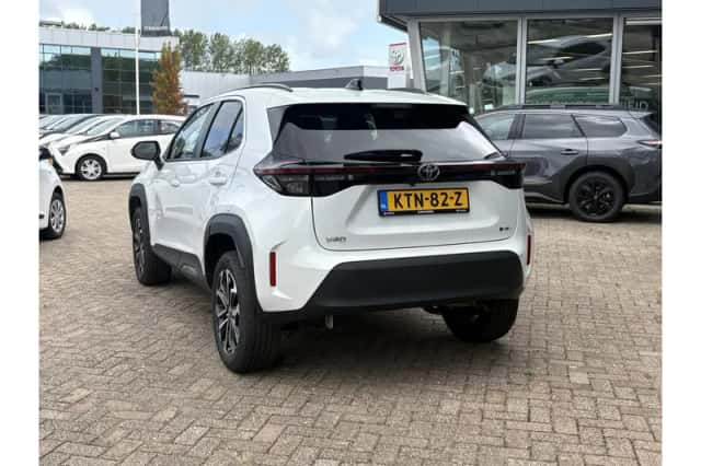 Toyota Yaris Cross (2025) thumbnail 4