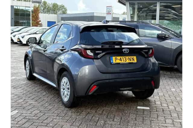 Toyota Yaris (2022) thumbnail 4