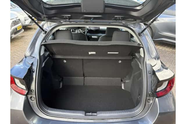 Toyota Yaris (2022) thumbnail 6