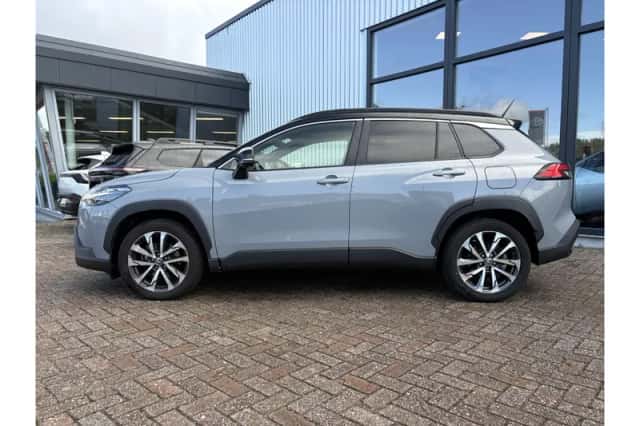 Toyota Corolla Cross (2023) thumbnail 2