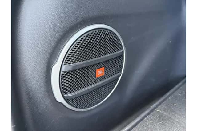 Toyota Corolla Cross (2023) thumbnail 6