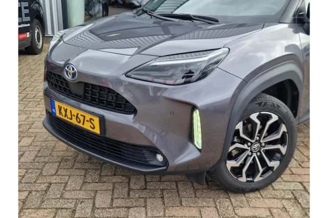 Toyota Yaris Cross (2022) thumbnail 2