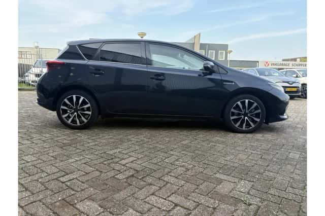 Toyota Auris (2018) thumbnail 5