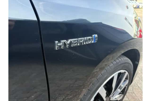 Toyota Auris (2018) thumbnail 6