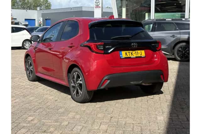 Toyota Yaris (2024) thumbnail 4
