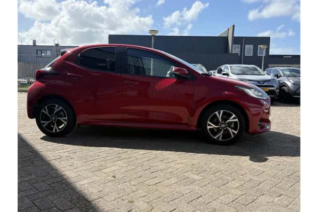 Toyota Yaris (2024) thumbnail 5