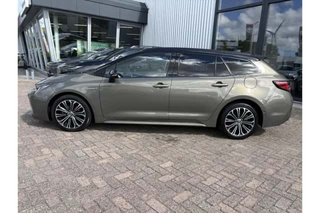 Toyota Corolla (2021) thumbnail 3
