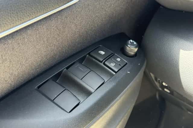 Mazda 2 Hybrid (2025) thumbnail 6