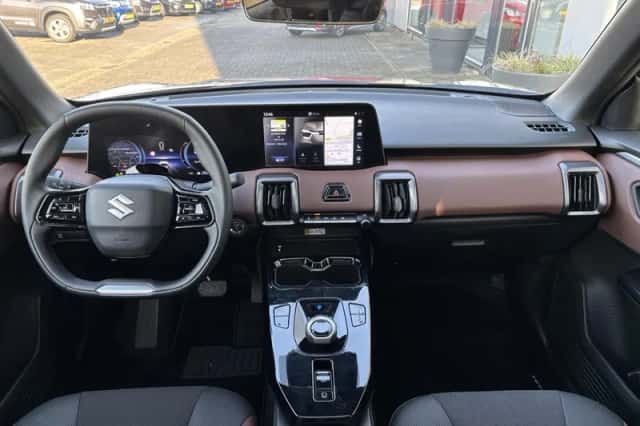 Suzuki e-Vitara (2026) thumbnail 2