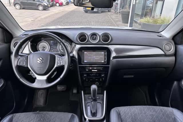 Suzuki Vitara (2018) thumbnail 2