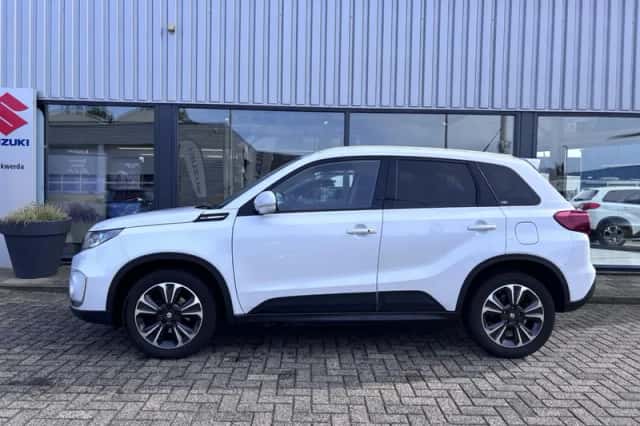 Suzuki Vitara (2018) thumbnail 3